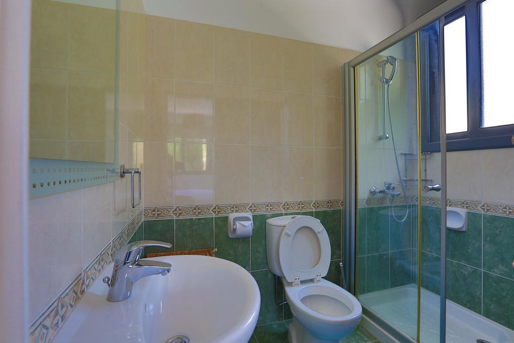Villa Infinite Blu Paphos Luaran gambar